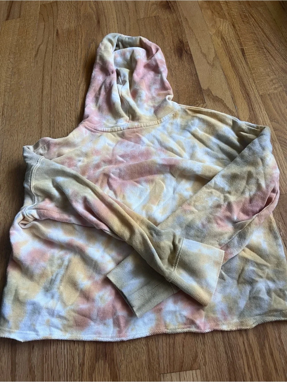 Girls Old Navy Tie-Dye cropped crew size large
